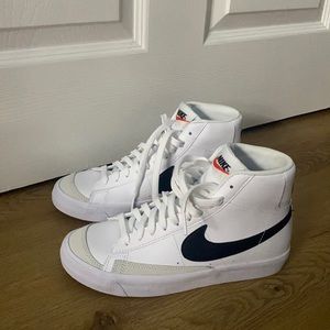 Nike Blazers Mid 77